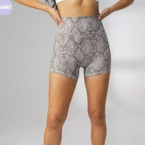 Vitality / Balance The Ascend Short - Boa/Snakeskin size XS